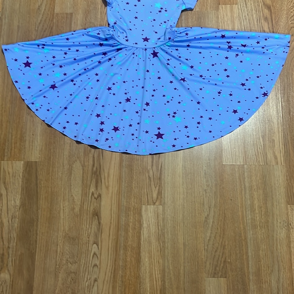 Star dresses - Picture 5 of 13